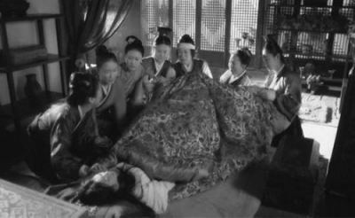 晚上做梦梦见一条很大的死蟒蛇，梦境背后的深层含义与解析