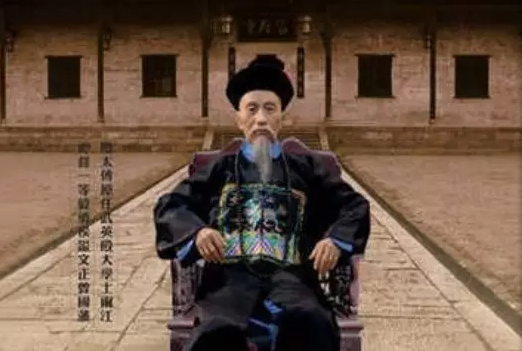 梦见老公拽住了大蟒蛇，解析梦境中的深层含义与心理暗示