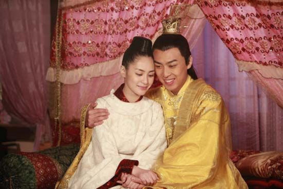 梦见坟墓什么意思？解密梦境中的生死密码与心灵启示