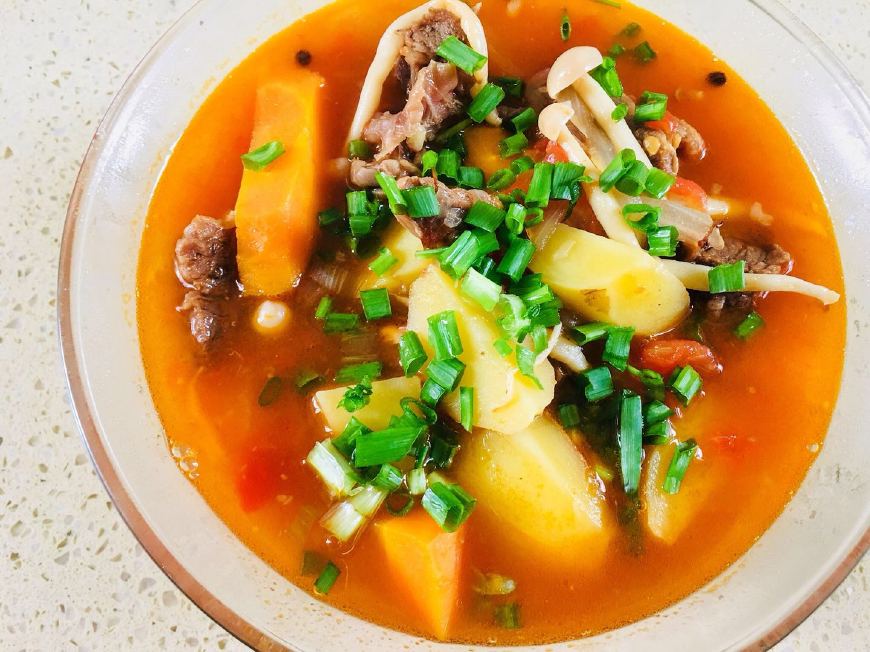 怪梦见别人煮了很多种蘑菇汤叫我尝，探索梦境中的奇幻与启示