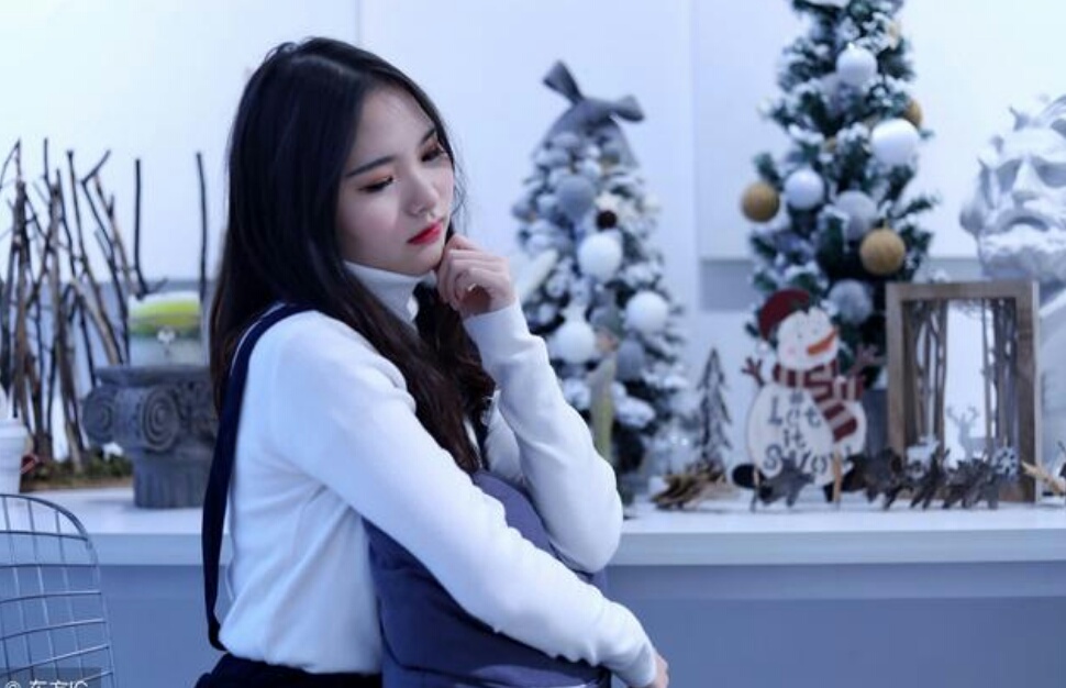 梦境中的愤怒与束缚，解析做梦梦到猪吃了我的鞋子，我急切追逐却被家人拦阻的深层含义