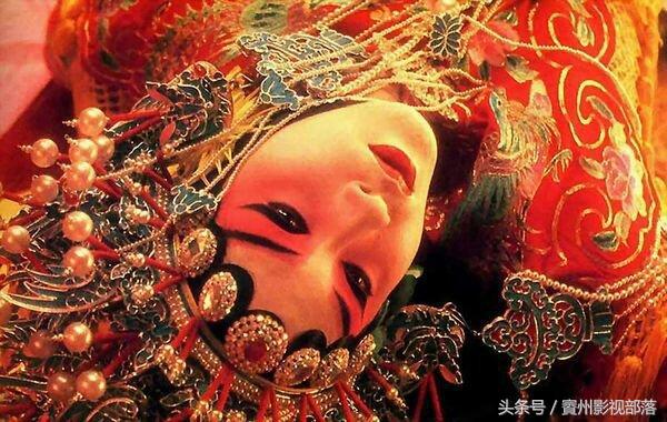 梦到白蛇和青蛇？这可能是你潜意识中最重要的情感与成长信号