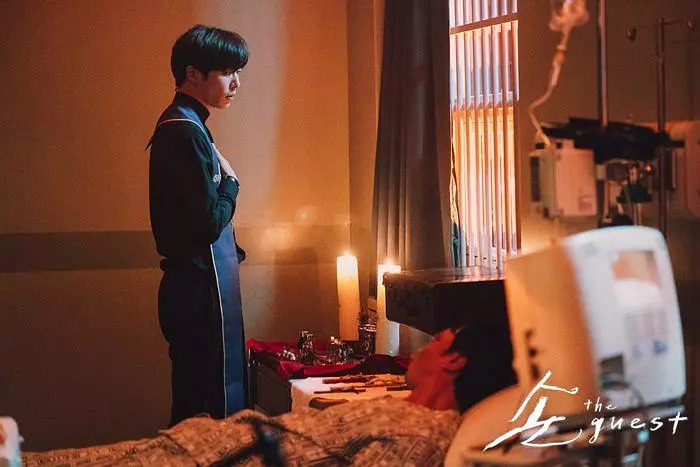 梦境迷离，探索梦见已故的老人死了又复活的深层含义