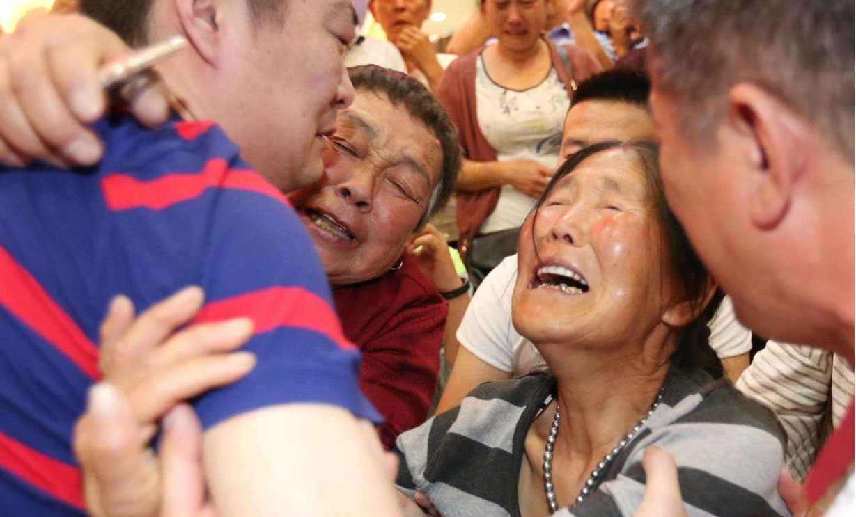 梦境交织，梦见故人大寿与亲人重逢的深层含义