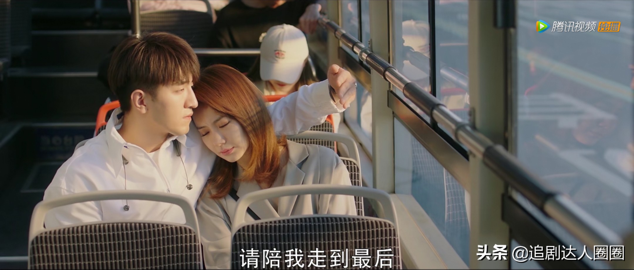 梦境的警示，解析梦见有无数人被杀，周围到处都是鲜红色的血迹