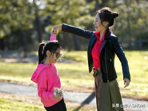 梦到蛇咬父母，梦境背后的深层含义与心理解析