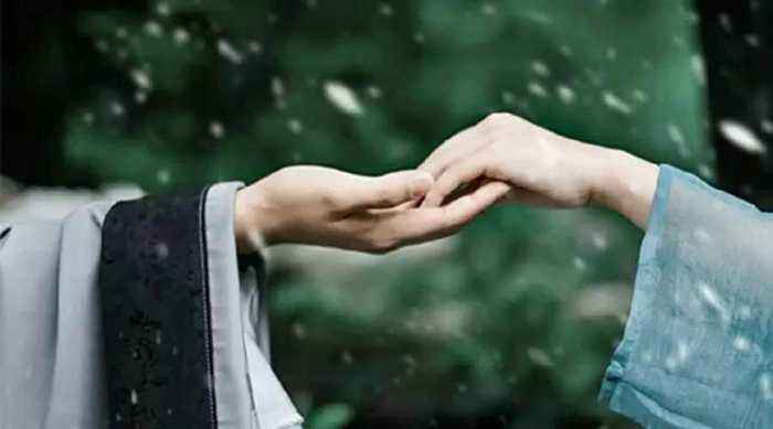 跨越生死界限的梦境探索，解析死了好多年的人又梦见他的脸