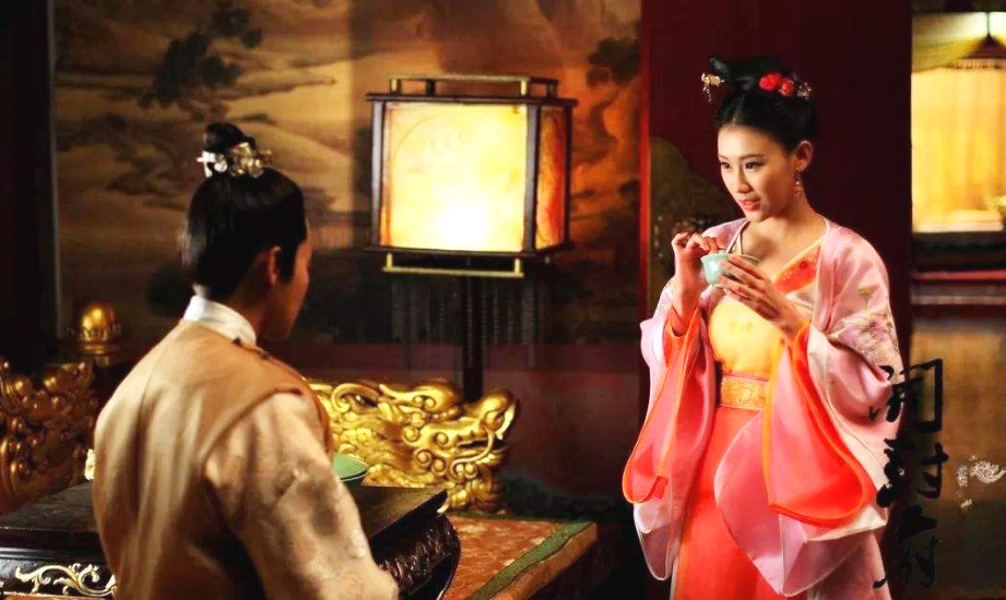 梦见两条黑色无头蛇，大小差异与生命消逝的深层解析