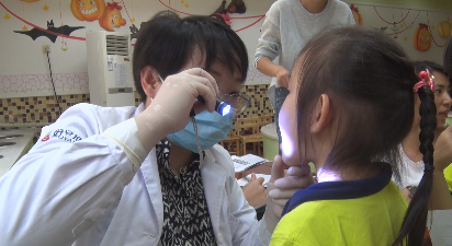 梦之谜语，解析我梦到自己连续掉了两颗牙齿还满口是血的深层含义