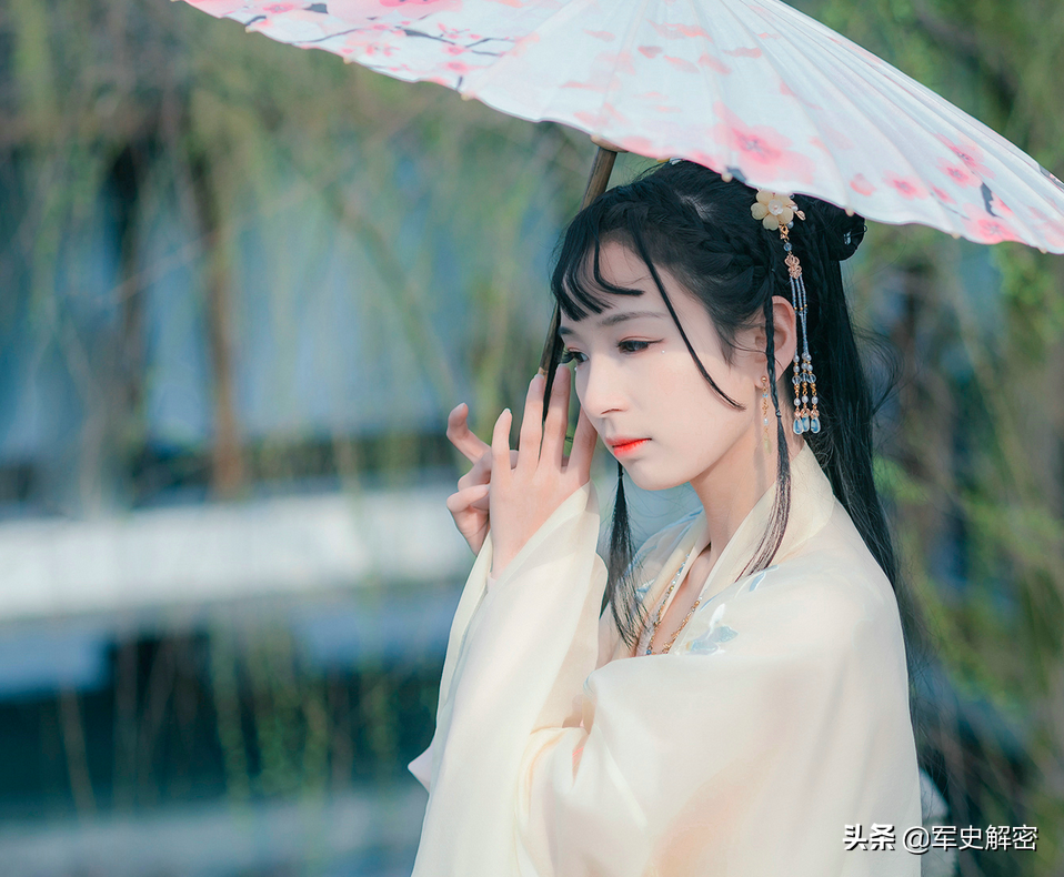 梦逝情缘，解析梦中死亡与昔日恋人的漠视