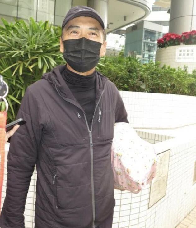 在梦境中寻找与失去的拥抱，一位母亲的情感之旅