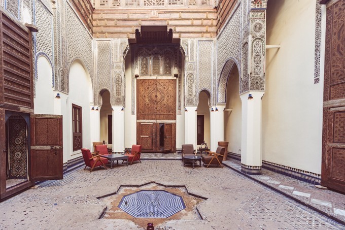 在梦境的迷宫中寻找自我，解读求解梦迷路的深层含义