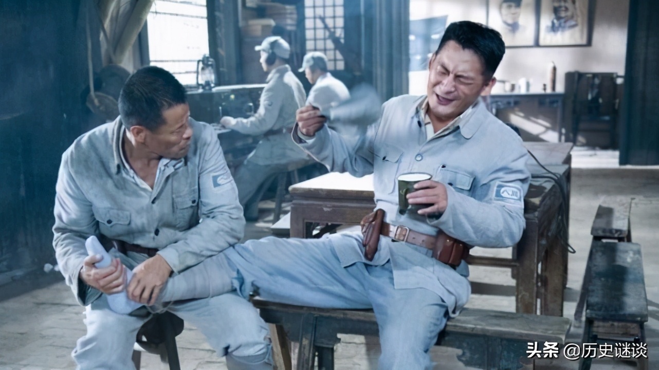 做梦梦见走路路上有血，梦境背后的深层含义与心理解析