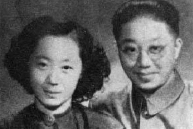 梦境迷雾，当爱与未来交织的困惑——解析梦中女友与未见面婚约的深层含义