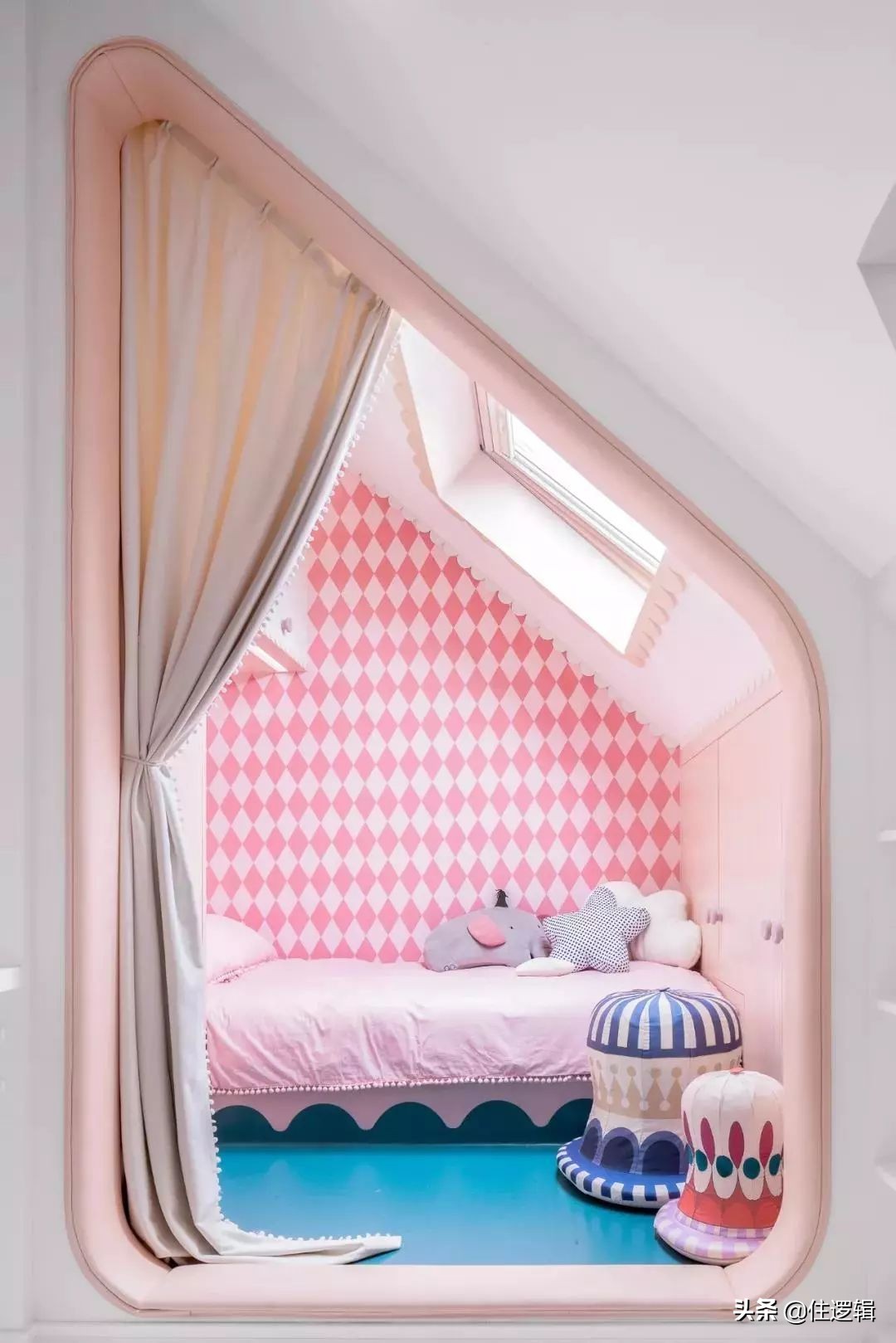 梦境之谜，我与妹妹的监狱逃亡之旅——解析梦境中的自我救赎与家庭纽带