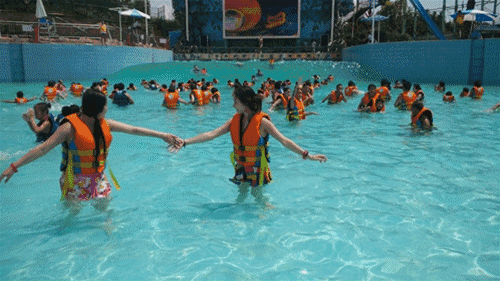 梦境迷离，解析梦见眼睛蛇，头戴红绿文，尾似凤凰的深层寓意