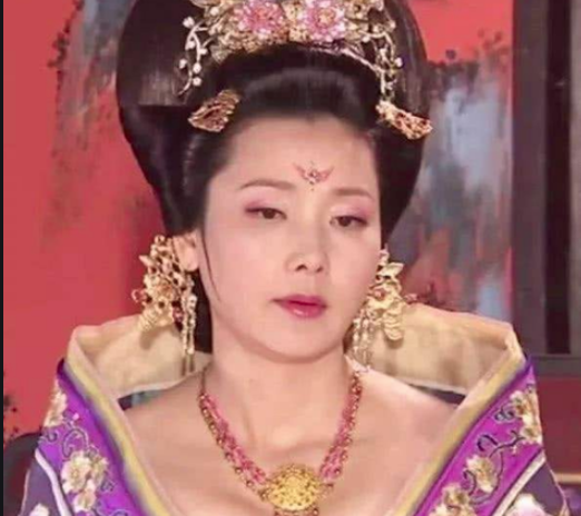 梦境迷雾，探索梦见自己住的家出现死人鬼魂的深层含义