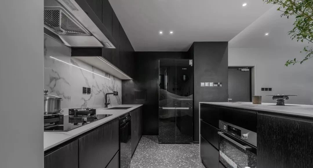 梦境之桥，昨夜，我向心仪之人勇敢表白——一场关于爱与勇气的梦境解析