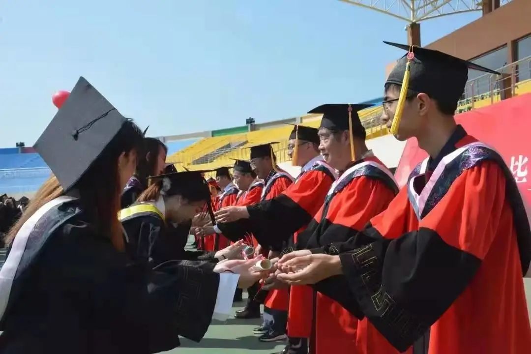 梦境交织，与同窗师长的争执之解