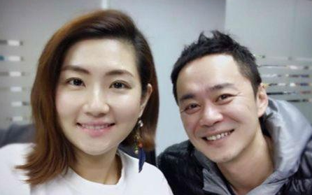 梦回深处，解读昨晚梦见爸爸去世，我哭得很伤心的深层含义