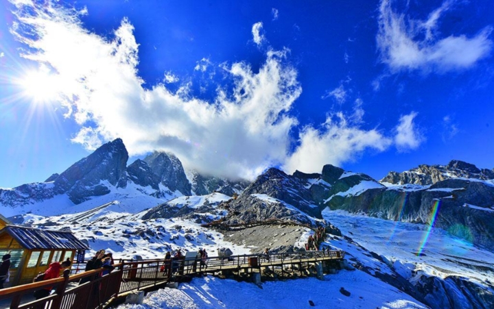 解梦，梦见高坎与同学们的奋力一跃，我在旁观的深层含义