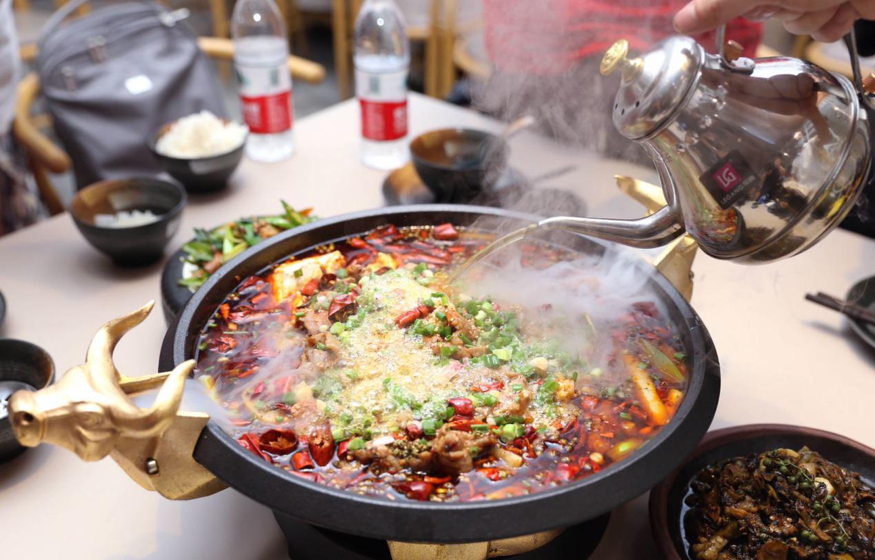 梦境解析，梦见牛叫人家绑起来——深层次的心理隐喻与象征