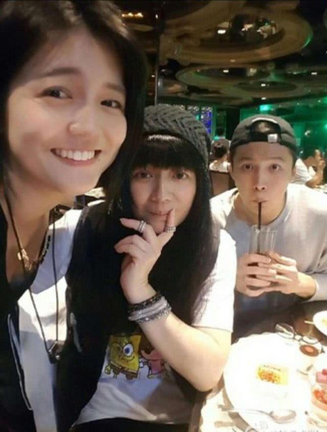 静默的第三者，解析梦中与男友共处一室之谜