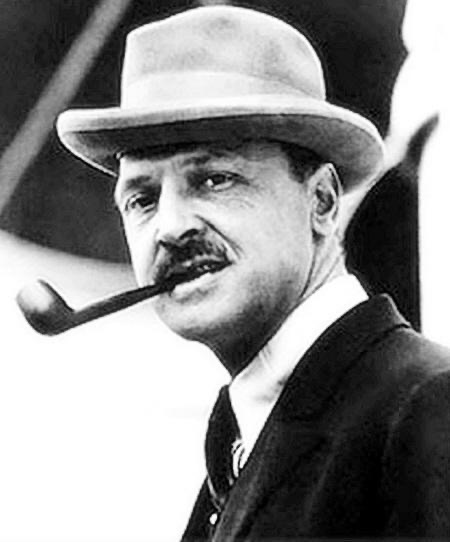 梦见两颗门牙松动的很厉害但是没掉，求高手解梦