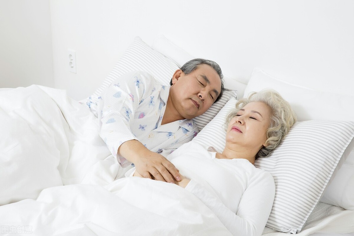 梦见掉了两颗牙齿，我要说破，解读梦境中的寓意与心理暗示