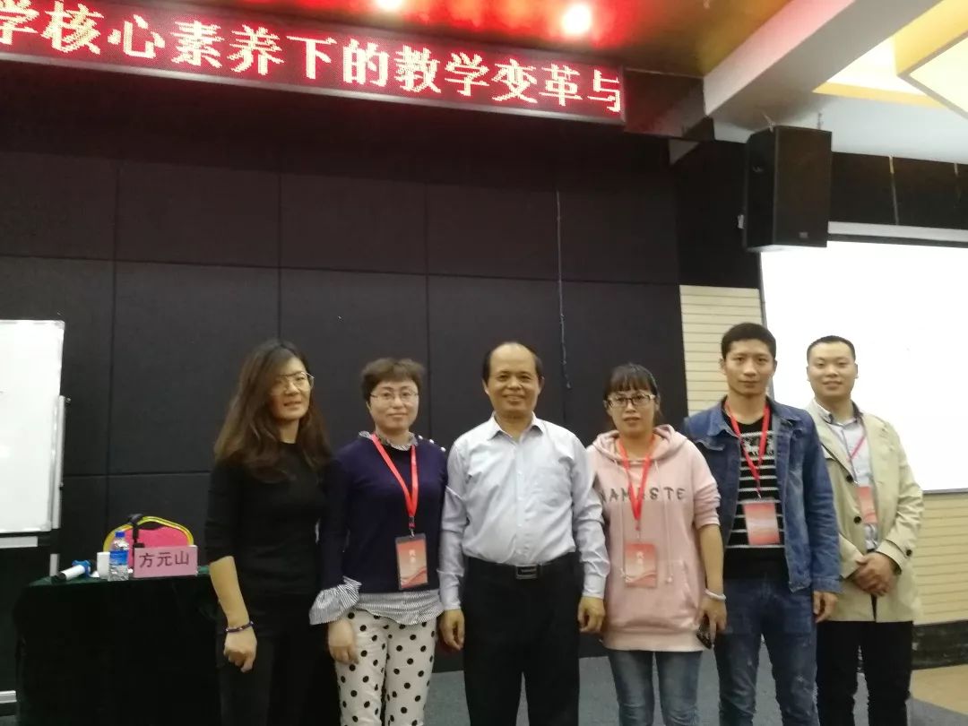 梦境迷雾，解读梦中老太太的静坐与无力感