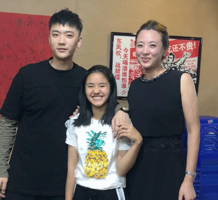 梦境交织的哀愁，我昨天在梦里梦见有我妈妈死了，但她依然在我心中