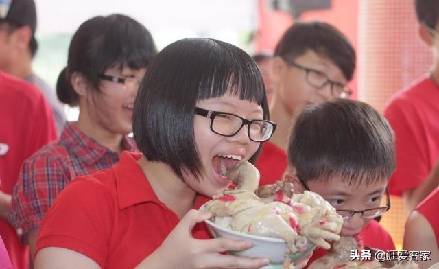红衣之梦，探索爱人梦中外婆的象征意义与情感纽带
