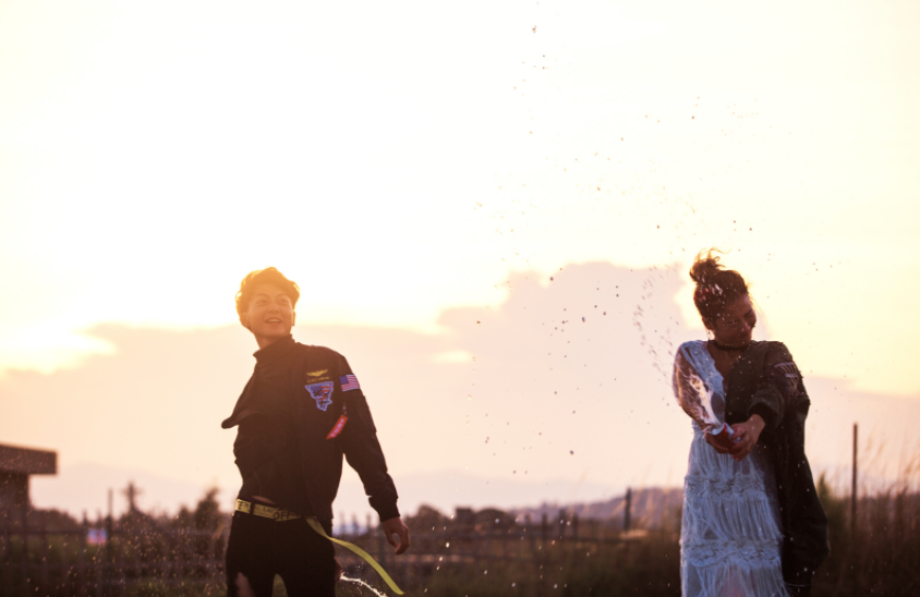 恋爱中的女生梦回往昔，梦里情愫与现实抉择的交织