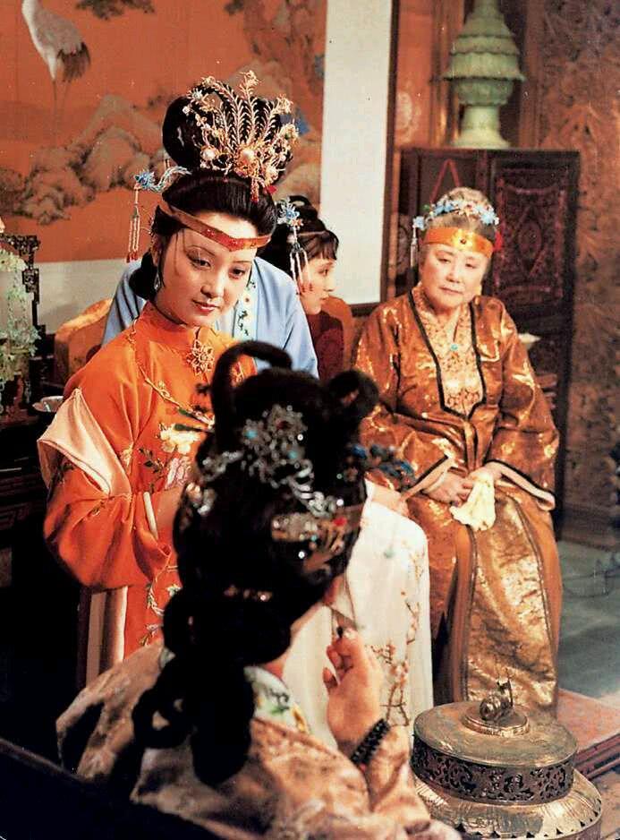 梦境奇观，见证他人房屋倾覆，我安然无恙的深层寓意