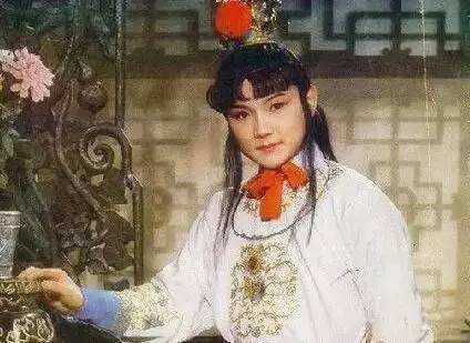 梦见一个小孩骑在我脖子上怎么也摔不掉，梦境背后的深层含义与解析