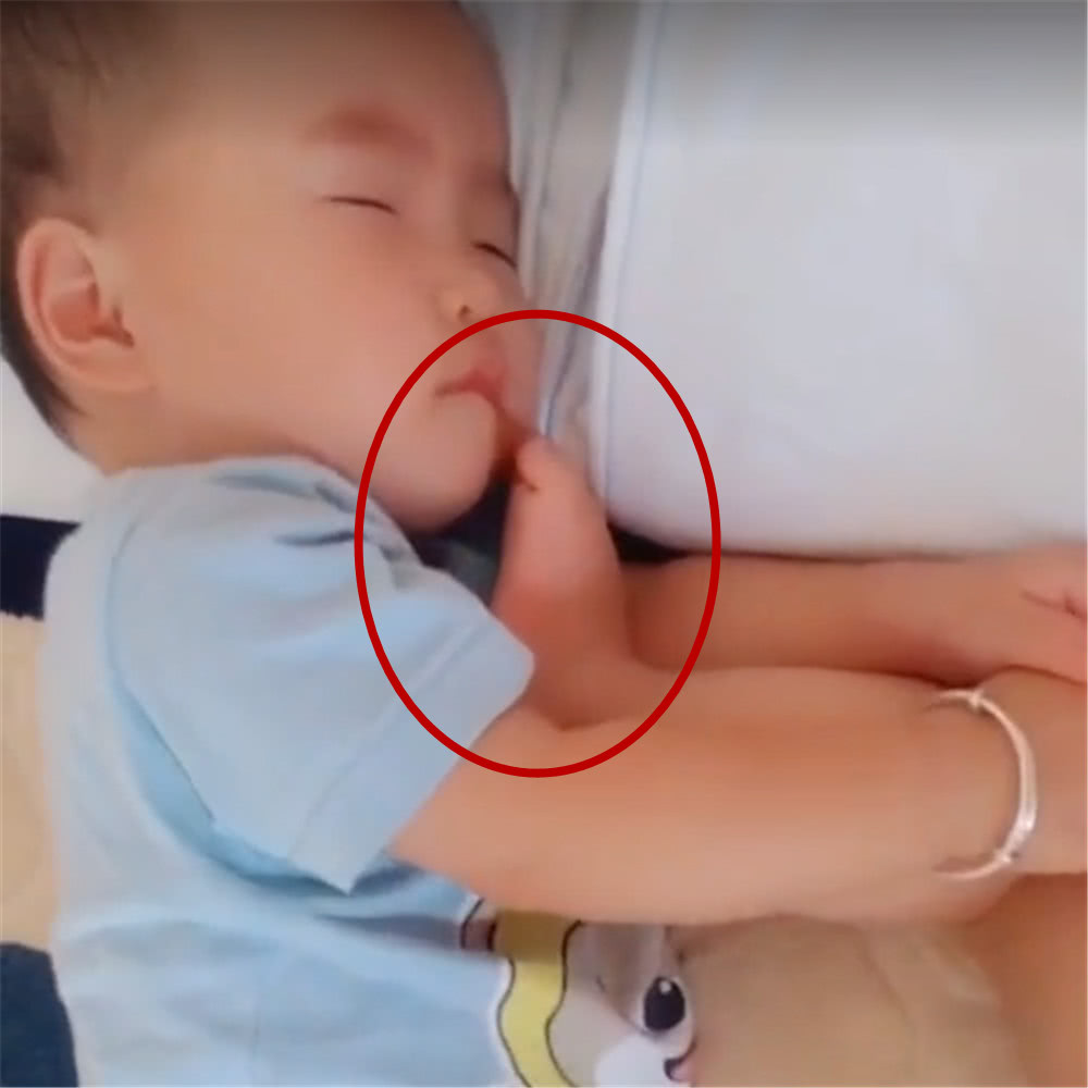 梦见别人老婆给我盖被子，梦境背后的深层含义与解析