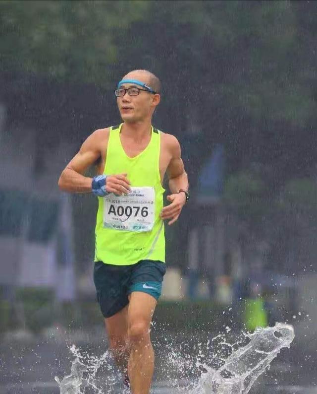 梦境的隐喻，解析梦见给自己烧纸的深层含义与心理探索