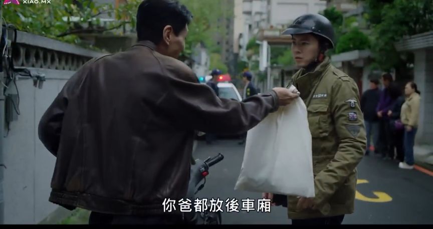 梦见别人死了又是挖到鬼出来，探索梦境背后的深层含义