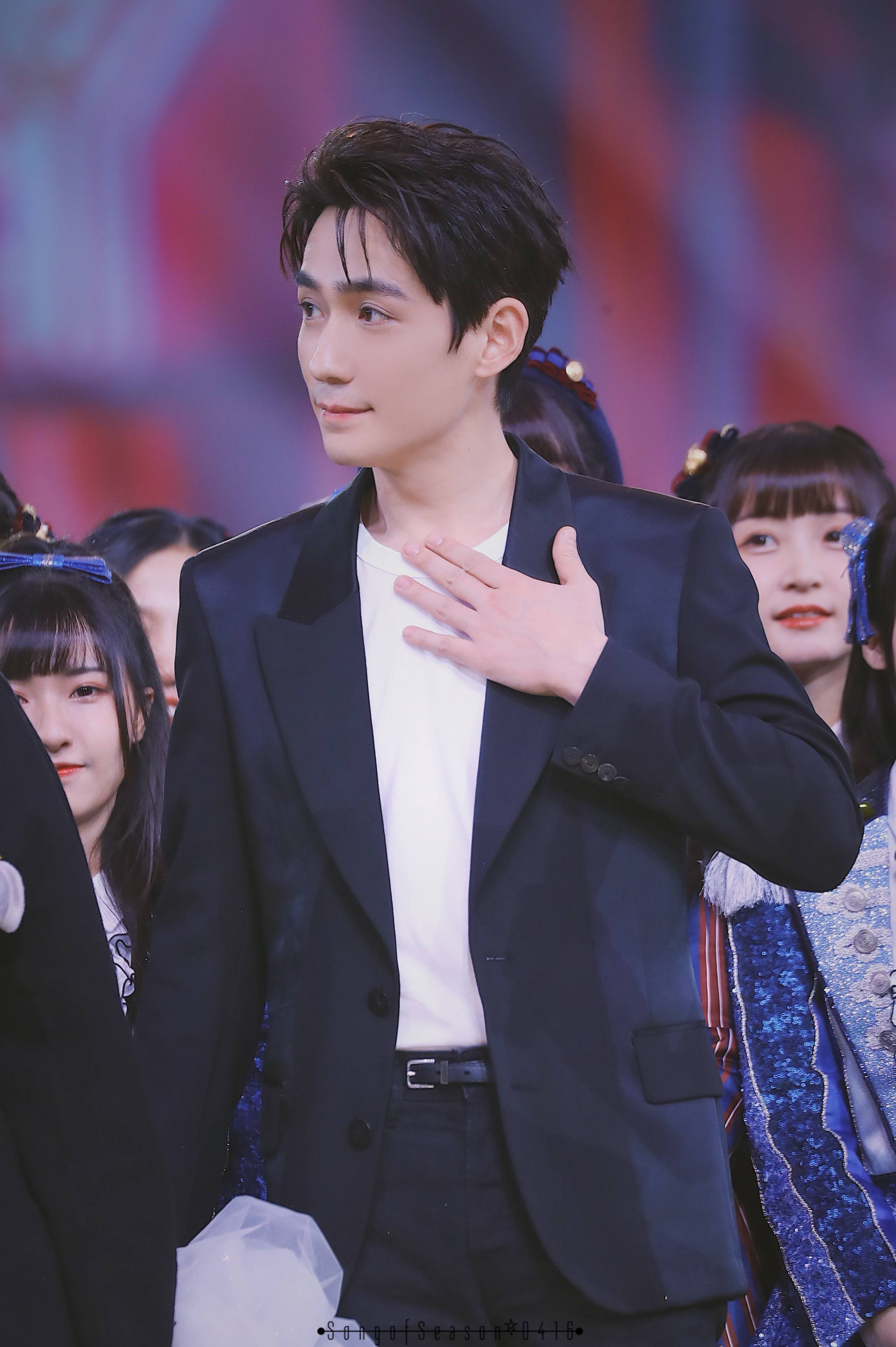 昨晚说龙就梦见龙，探索梦境中的神秘龙之旅