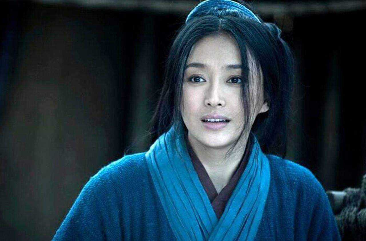 梦回往昔，病榻重逢，解析梦见去世父亲的情感与象征意义