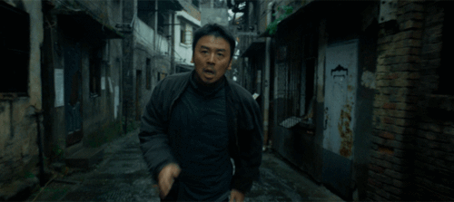 梦境的呼唤，梦见死去的亲人叫自己快跑——解梦之旅的深层含义与心理解析