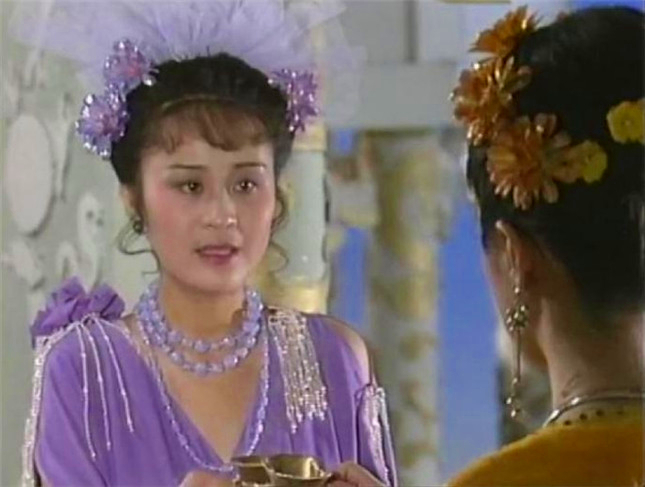 梦境交织，梦见已故亲人与生者共钓，寓意何在？