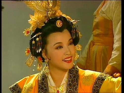 梦境中的追逐与逃避，解读梦见丑陋的陌生男人追我，我躲到了家里