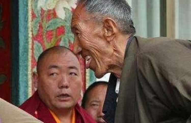 梦境解析，昨晚上做了个梦，梦见自己吐的东西里有血——潜意识的警示与情绪释放