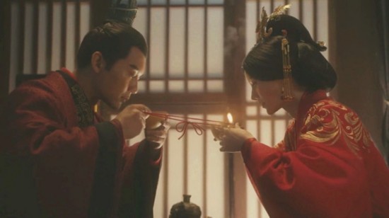 梦境启示，梦见自己卖掉脖子里带的玉，寓意深远