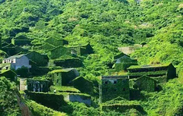 梦境的迷雾，解析梦到男友同他的前任睡在一起的深层含义