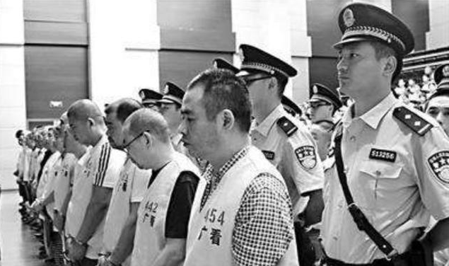 周公解梦，梦见有人拿刀追杀我，意味着什么？