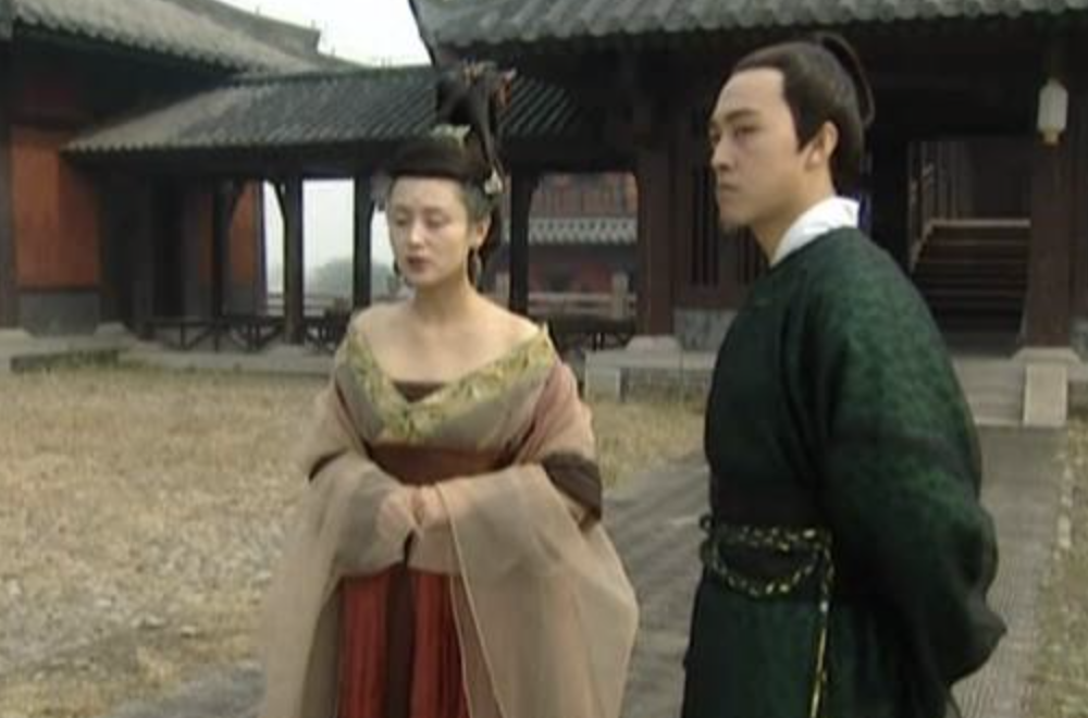 梦境交织的情感纠葛，解析婚后频梦前任的复杂心理