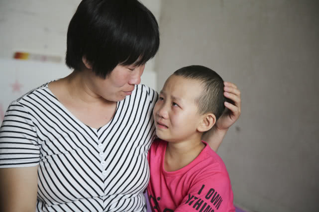 梦见弄牙上的东西结果把牙掉了还流了很多血，梦境背后的深层含义与解析