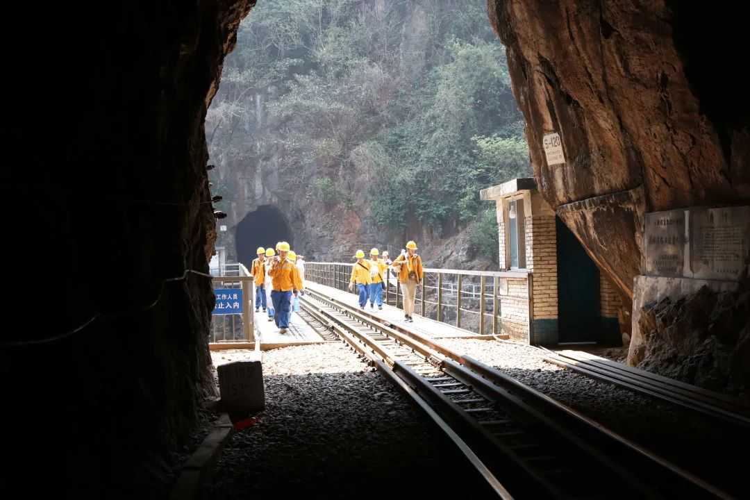 梦回往昔，为何分手后他迅速另结新欢，而我仍频繁梦见？